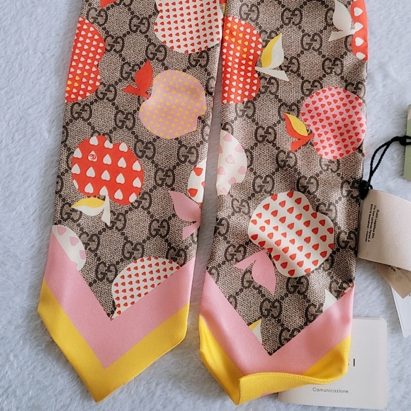 Authentic Gucci Les Pommes GG Apples silk Neck bow Twilly Scarf  multicolor - Picture 5 of 16